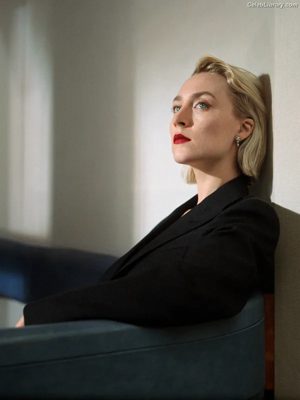 Saoirse Ronan photo 4 of 406