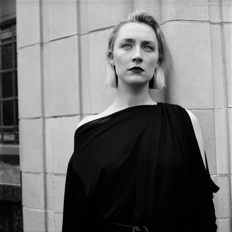 Saoirse Ronan photo 7 of 406