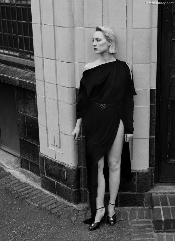 Saoirse Ronan photo 10 of 406