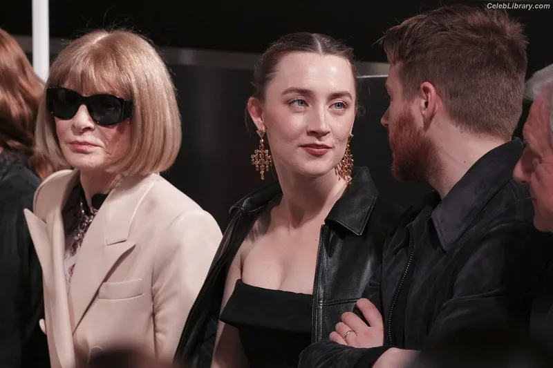 Saoirse Ronan photo 3 of 406