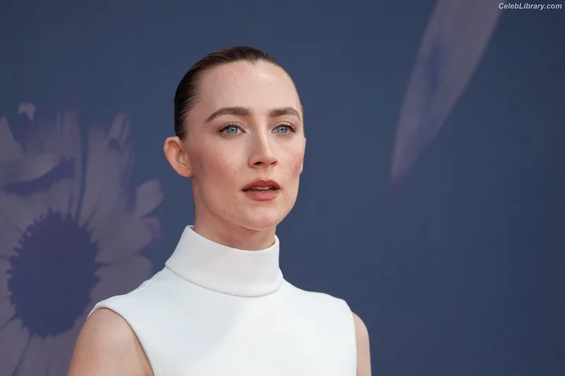 Saoirse Ronan photo 20 of 406