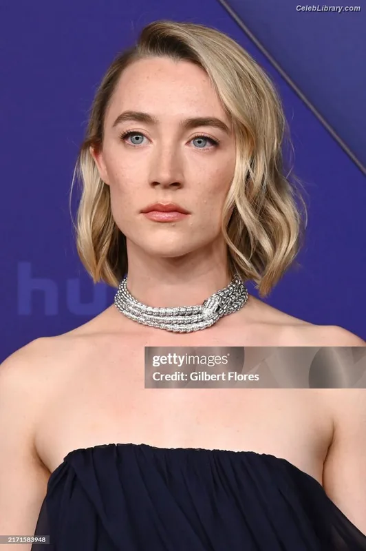 Saoirse Ronan photo 22 of 406