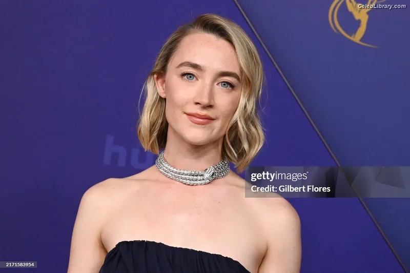 Saoirse Ronan photo 23 of 406