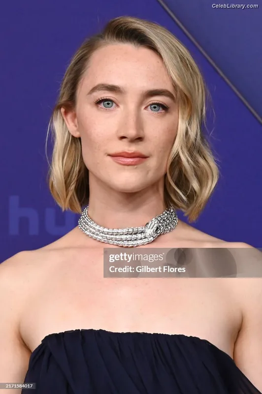 Saoirse Ronan photo 1 of 406