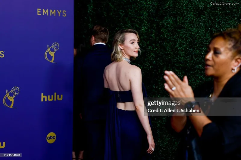 Saoirse Ronan photo 3 of 406