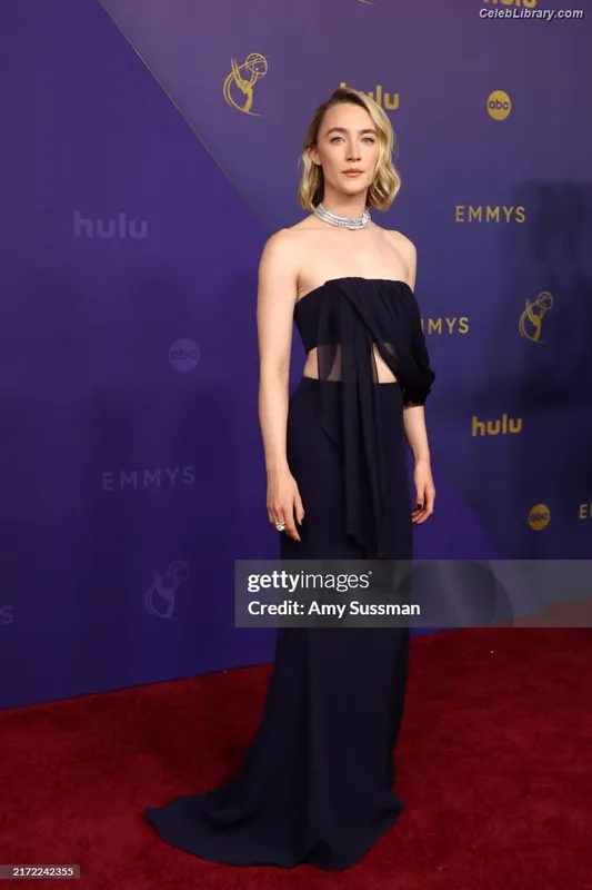 Saoirse Ronan photo 5 of 406