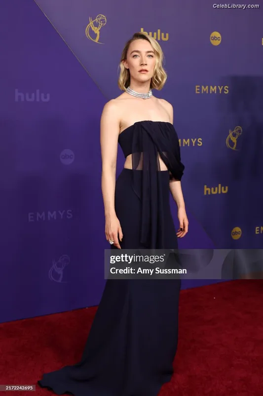 Saoirse Ronan photo 6 of 406