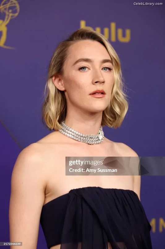 Saoirse Ronan photo 10 of 406
