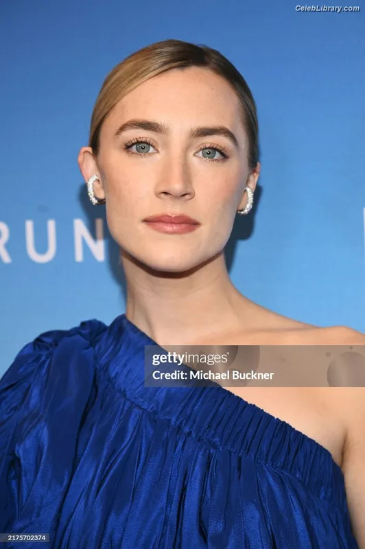 Saoirse Ronan photo 12 of 406