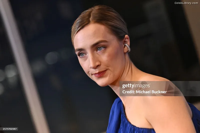 Saoirse Ronan photo 13 of 406
