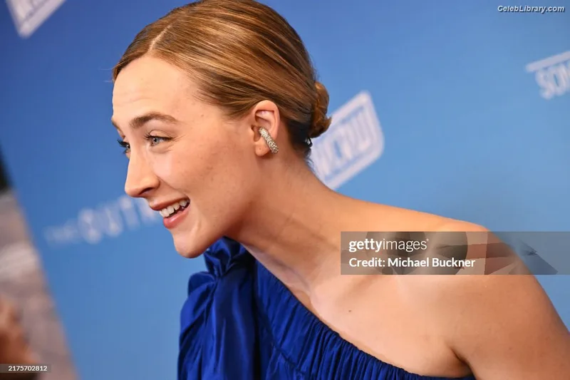 Saoirse Ronan photo 14 of 406