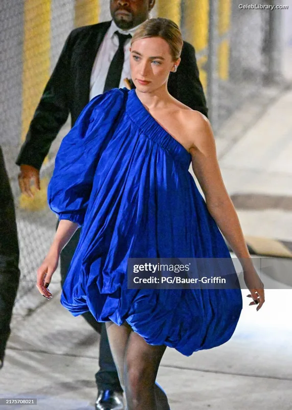 Saoirse Ronan photo 17 of 406