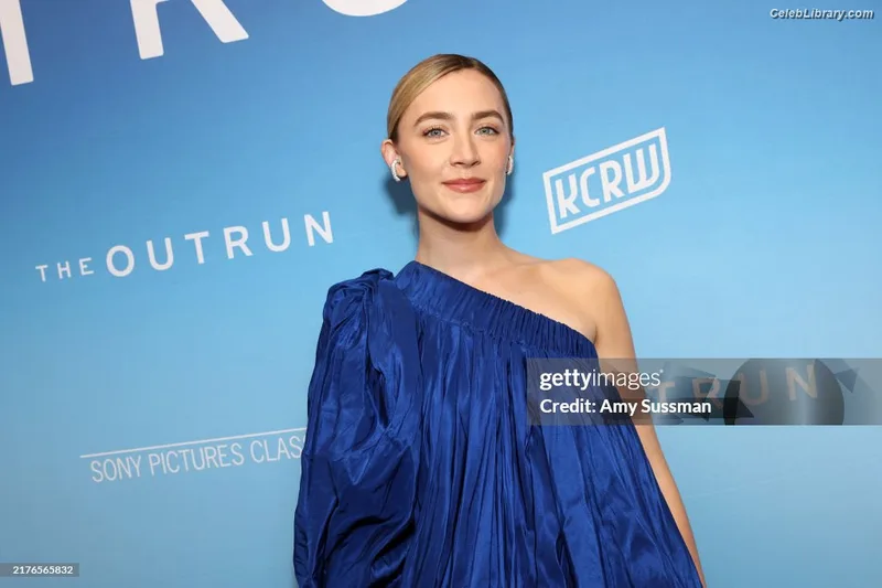 Saoirse Ronan photo 22 of 406