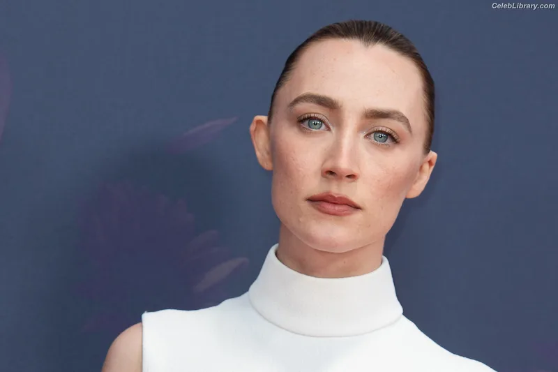 Saoirse Ronan photo 14 of 406