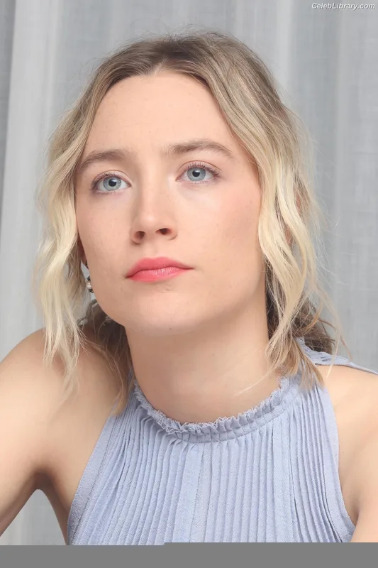 Saoirse Ronan photo 20 of 406
