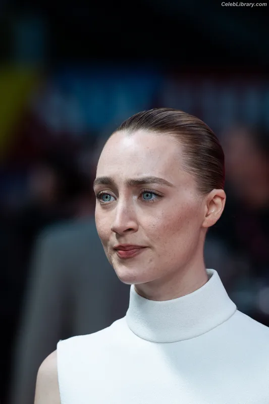 Saoirse Ronan photo 4 of 406