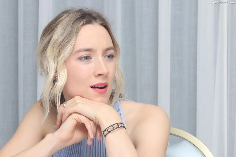 Saoirse Ronan photo 8 of 406