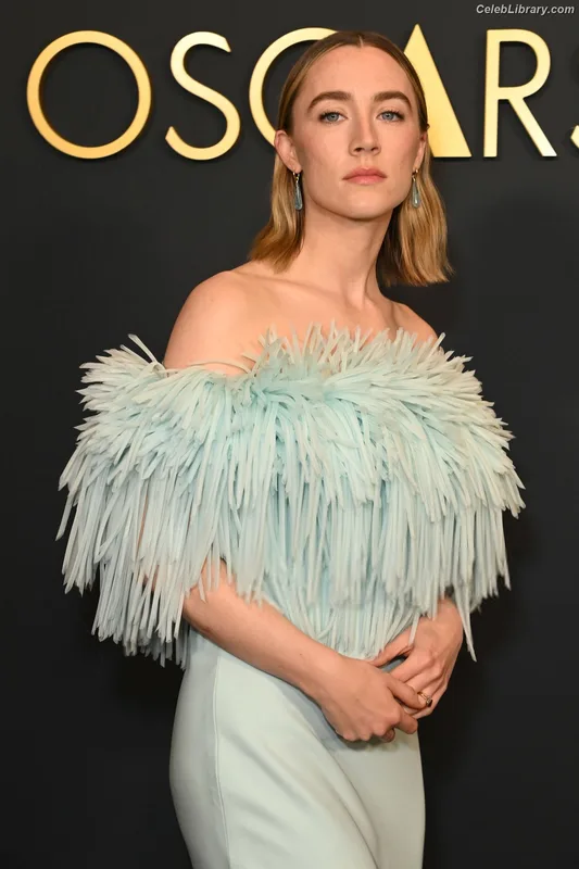 Saoirse Ronan photo 22 of 406