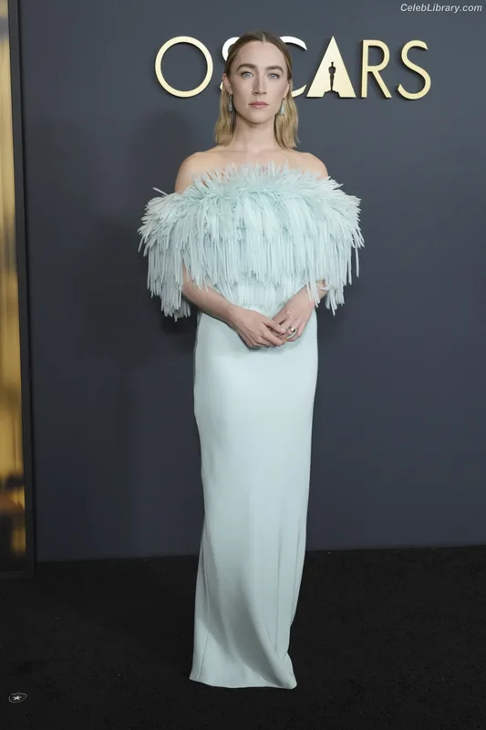 Saoirse Ronan photo 3 of 406