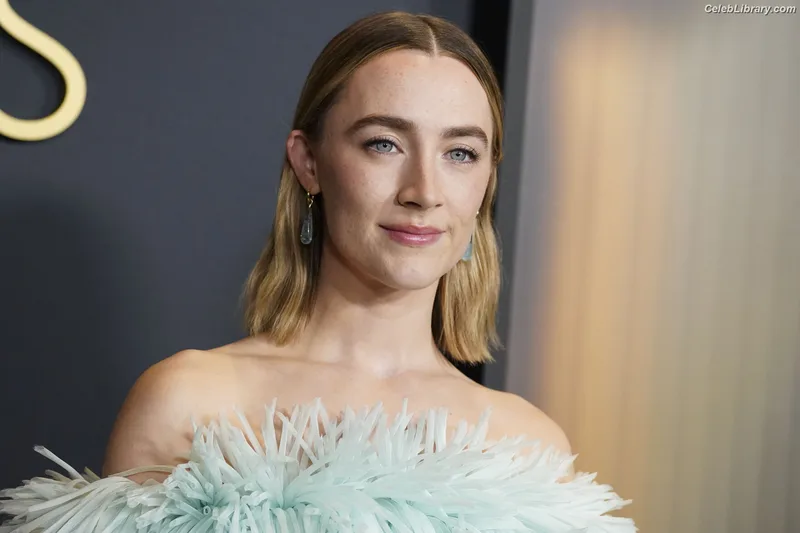 Saoirse Ronan photo 7 of 406
