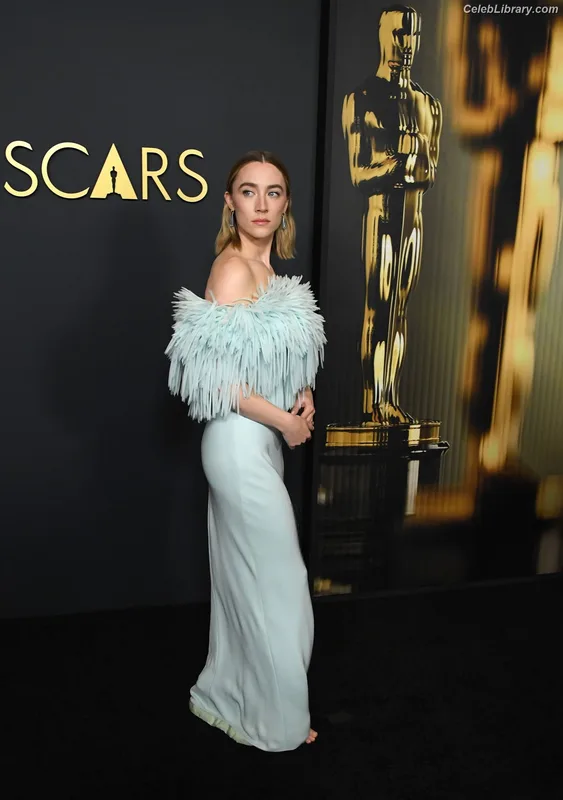 Saoirse Ronan photo 10 of 406