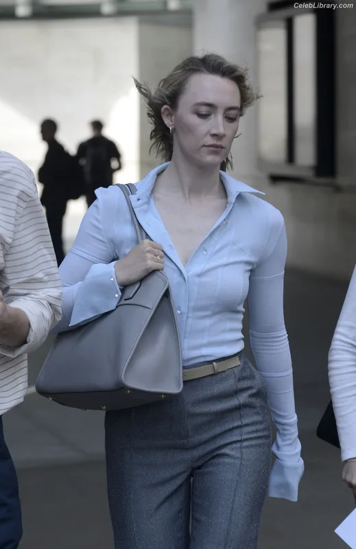 Saoirse Ronan photo 15 of 406