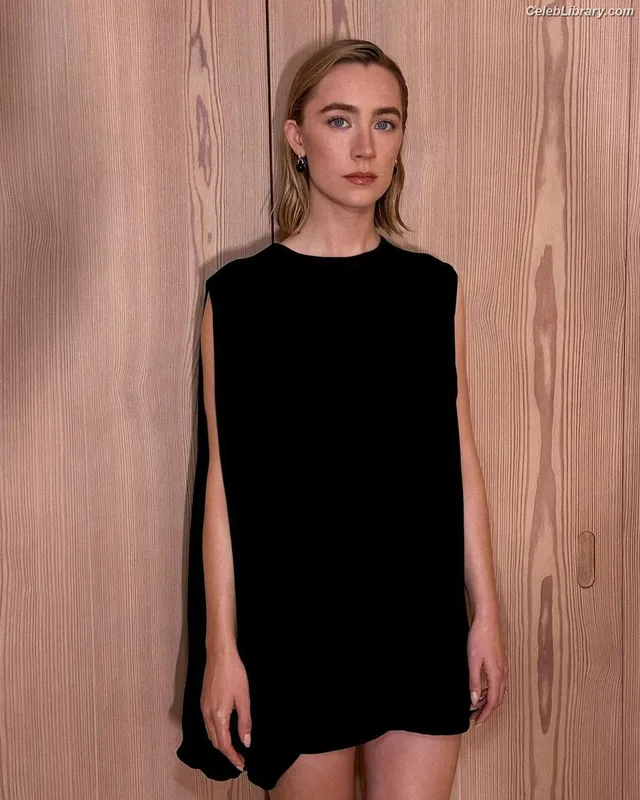 Saoirse Ronan photo 16 of 406