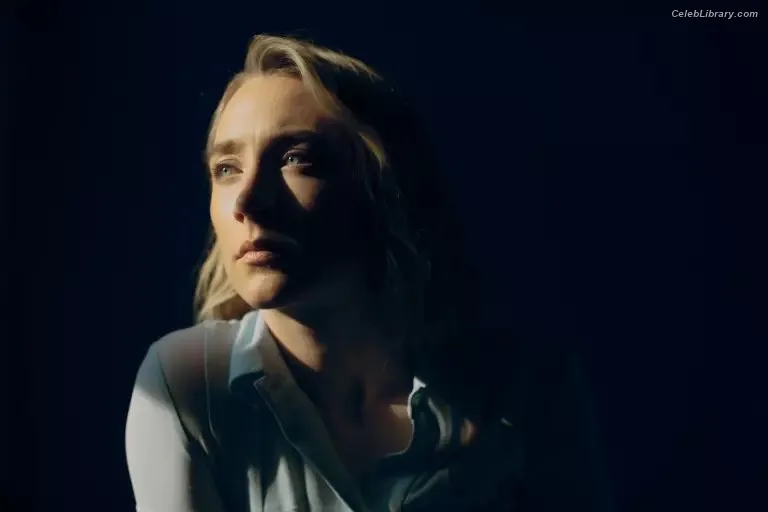 Saoirse Ronan photo 6 of 406