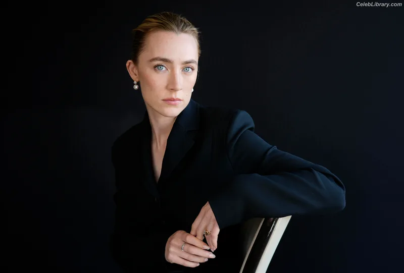 Saoirse Ronan photo 20 of 406