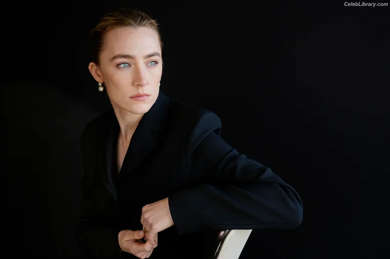 Saoirse Ronan photo 3 of 406