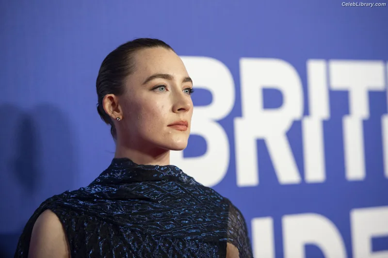 Saoirse Ronan photo 4 of 406