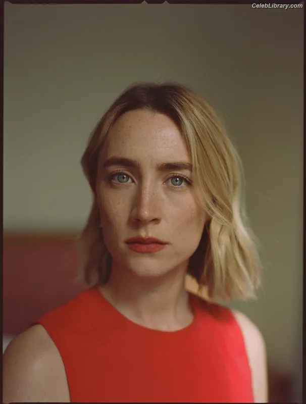 Saoirse Ronan photo 15 of 406