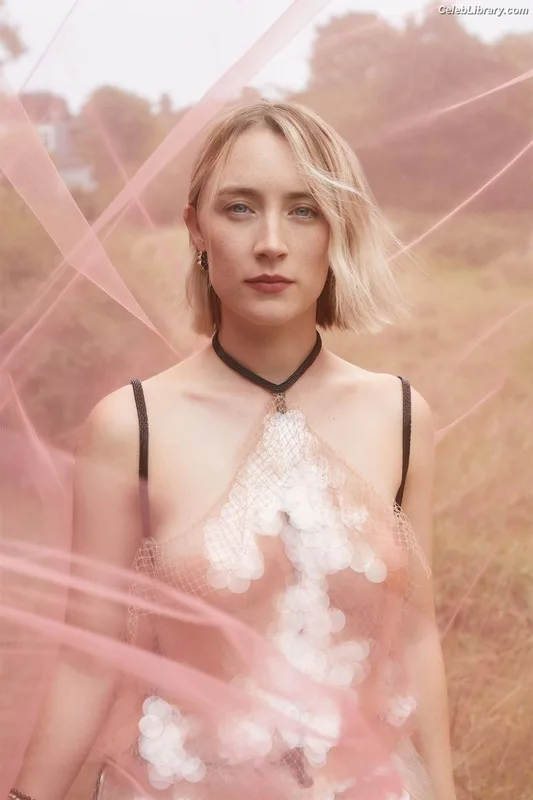 Saoirse Ronan photo 20 of 406