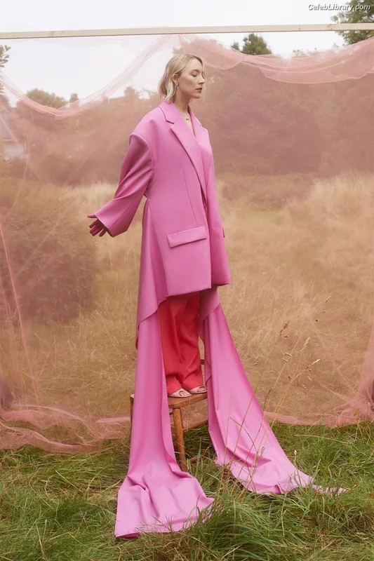 Saoirse Ronan photo 21 of 406