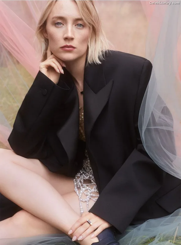 Saoirse Ronan photo 24 of 406