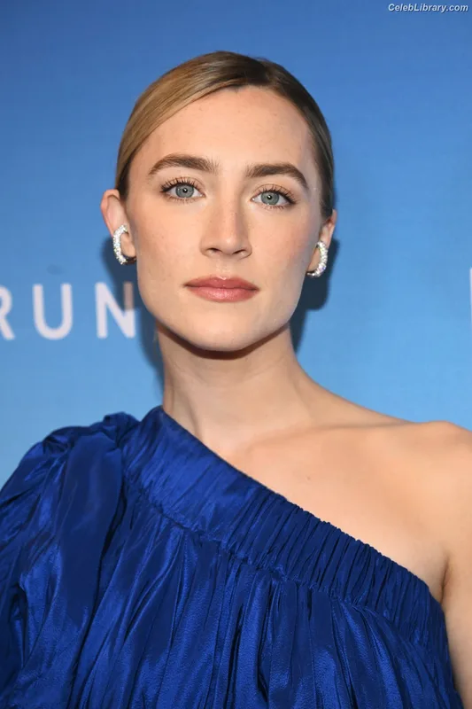 Saoirse Ronan photo 5 of 406