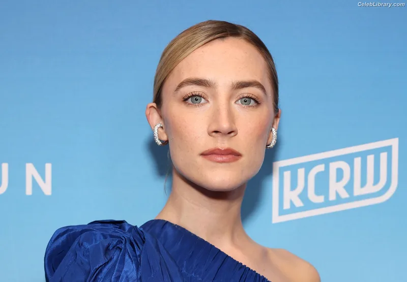 Saoirse Ronan photo 8 of 406