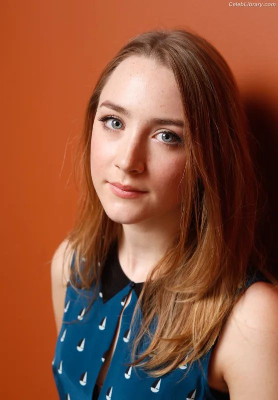 Saoirse Ronan photo 19 of 406