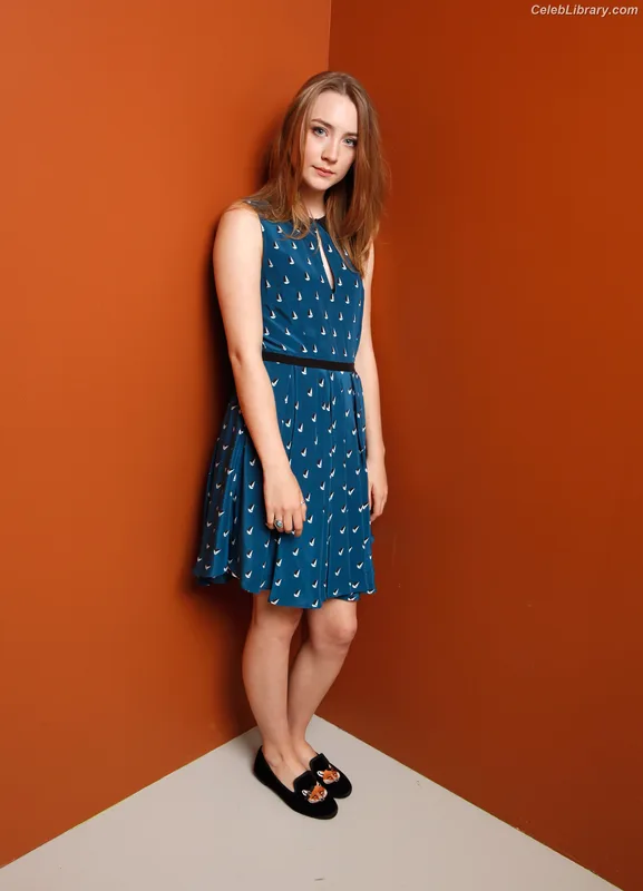 Saoirse Ronan photo 1 of 406
