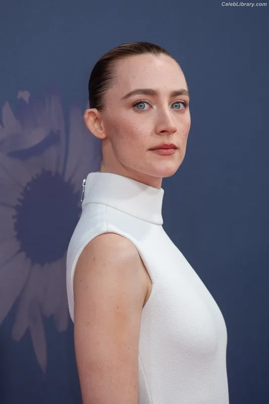 Saoirse Ronan photo 4 of 406