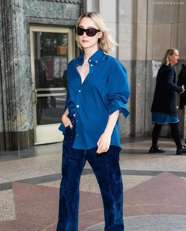 Saoirse Ronan photo 5 of 406