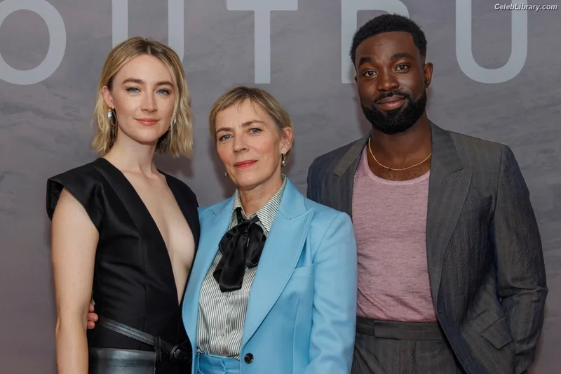 Saoirse Ronan photo 22 of 406