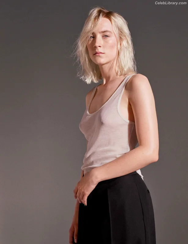 Saoirse Ronan photo 1 of 406