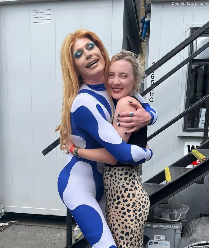 Saoirse Ronan photo 16 of 406