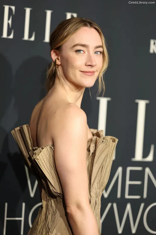 Saoirse Ronan photo 3 of 406
