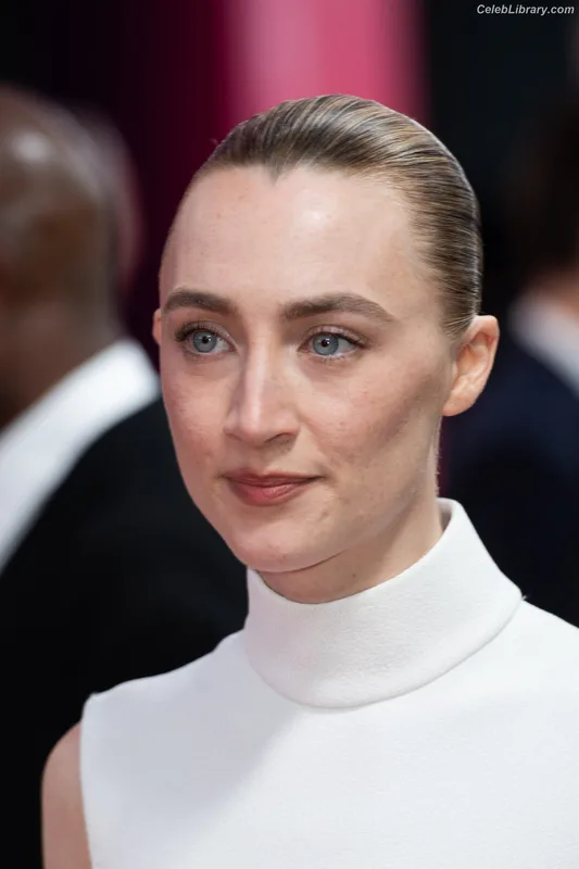 Saoirse Ronan photo 10 of 406