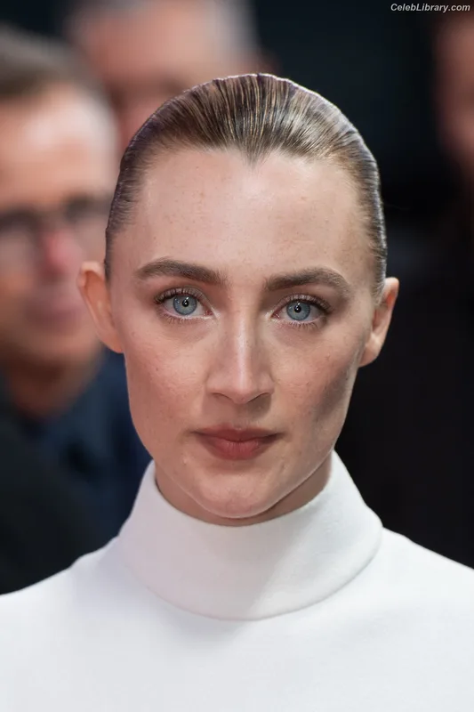 Saoirse Ronan photo 11 of 406