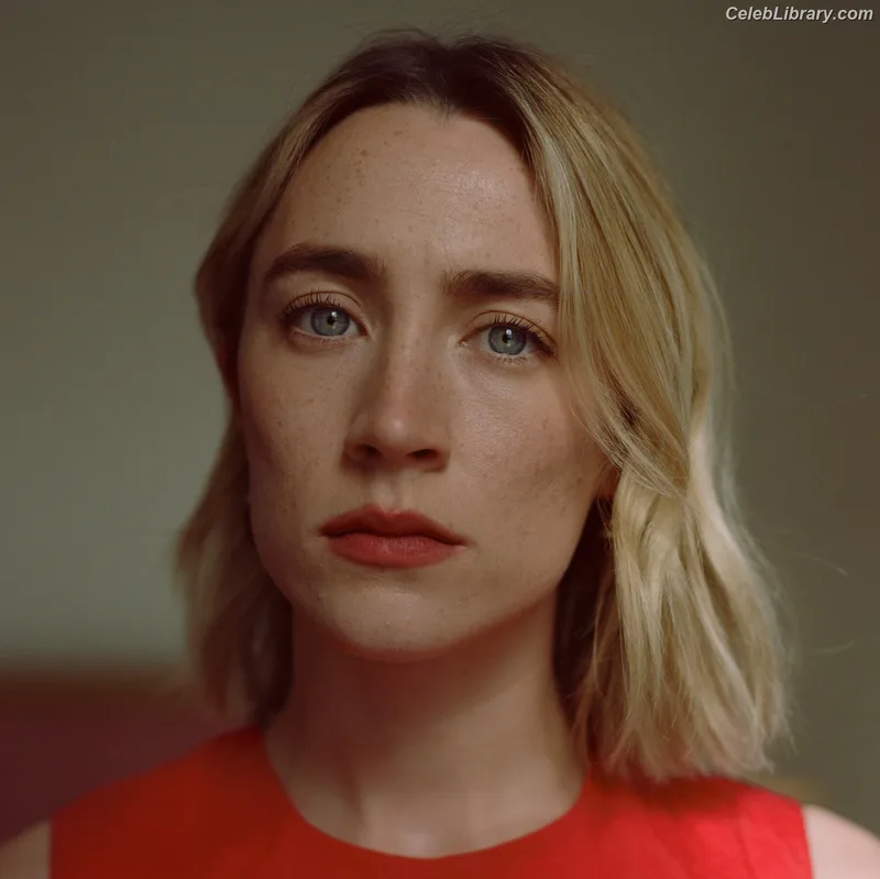 Saoirse Ronan photo 19 of 406