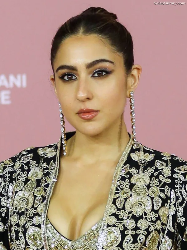 Sara Ali Khan photo 1 of 48