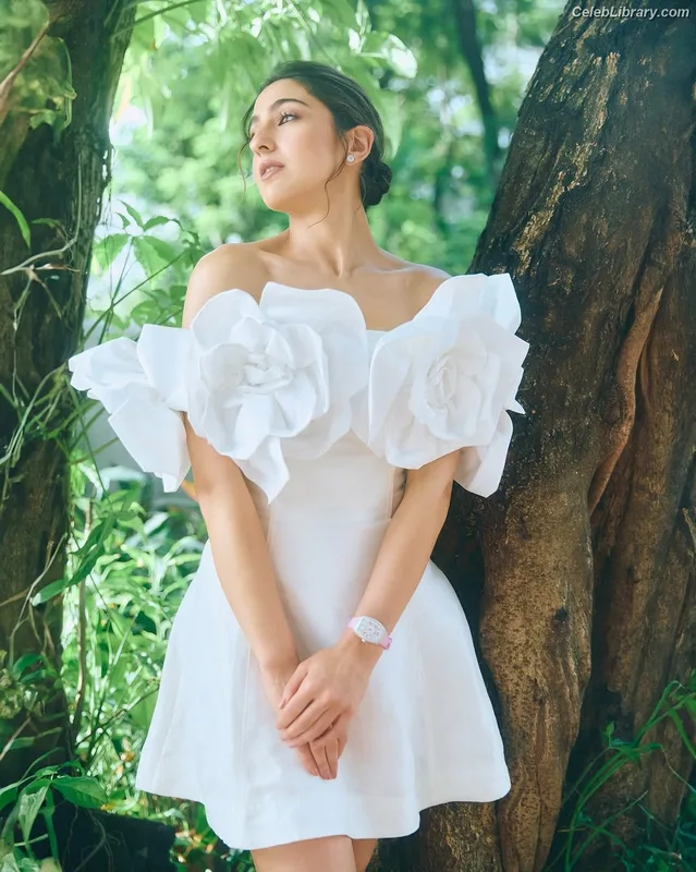 Sara Ali Khan photo 12 of 48